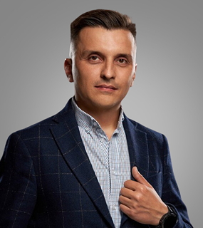 Антон Семенов